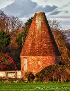 round brick kent oast with missing cowl