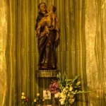 statue