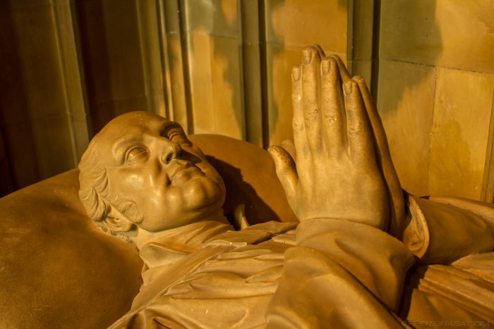 tomb statue in prayer of dean william rowe lyall